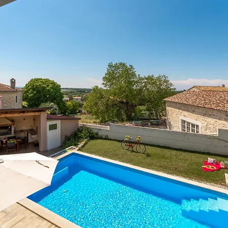 빌라 Corinna By Briskva