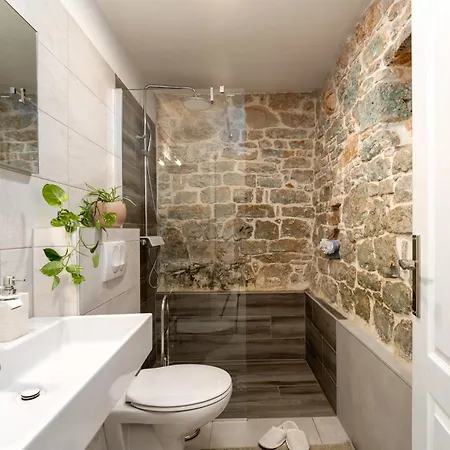 Villa Corinna By Briskva Kukci