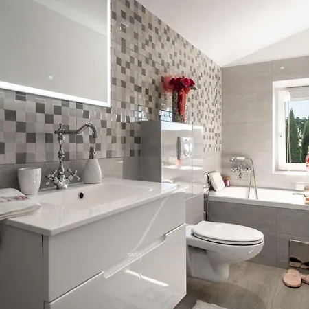 Villa Corinna By Briskva Kukci