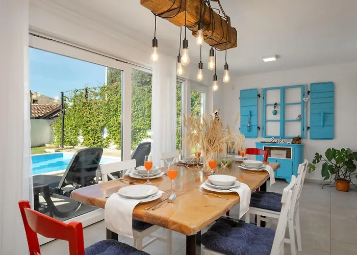Villa Corinna By Briskva *