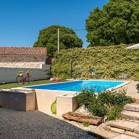 Villa Corinna By Briskva *