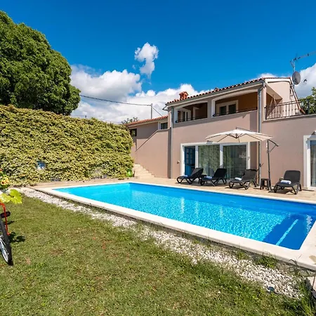 Corinna By Briskva Kukci