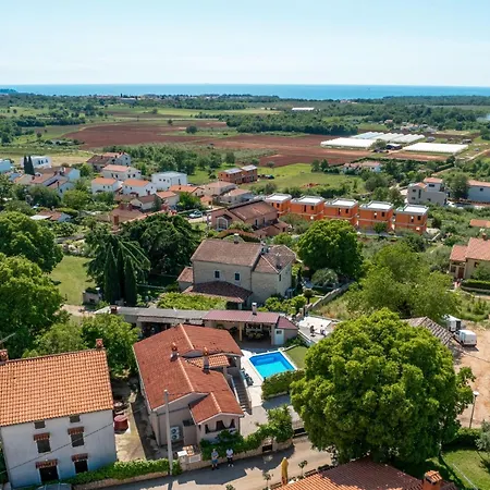 Corinna By Briskva * Kukci