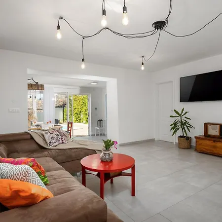 Corinna By Briskva *