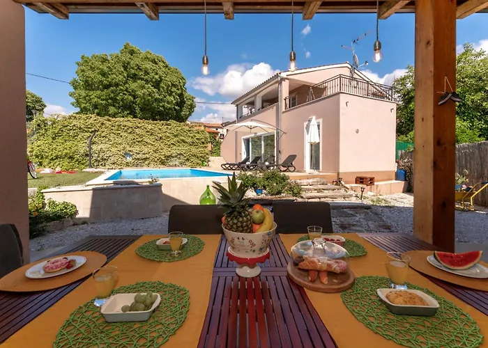 Villa Corinna By Briskva Kukci