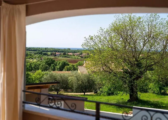 Villa Corinna By Briskva *