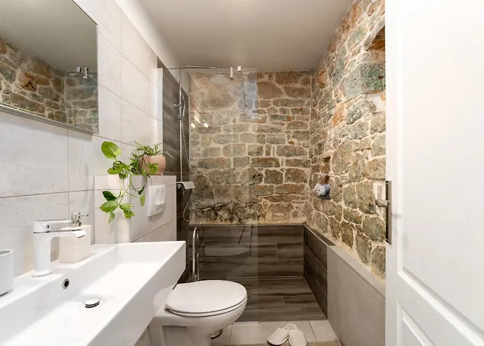 Villa Corinna By Briskva Kukci